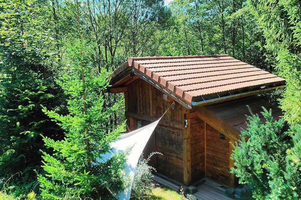 Mazot (petit chalet) déco montagnarde, confortable et bien équipé. in Servoz, Région de Bonneville
