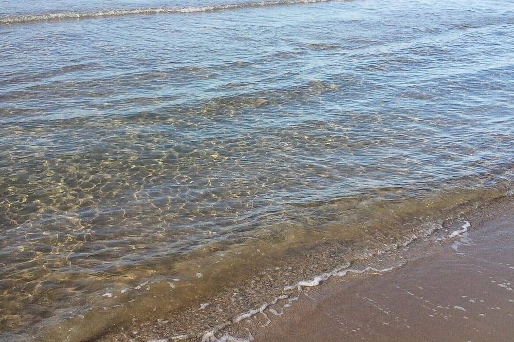 Kleines Haus auf dem Land, ruhig, 200 Meter vom Strand von Giannella in Giannella, Grosseto Provinz