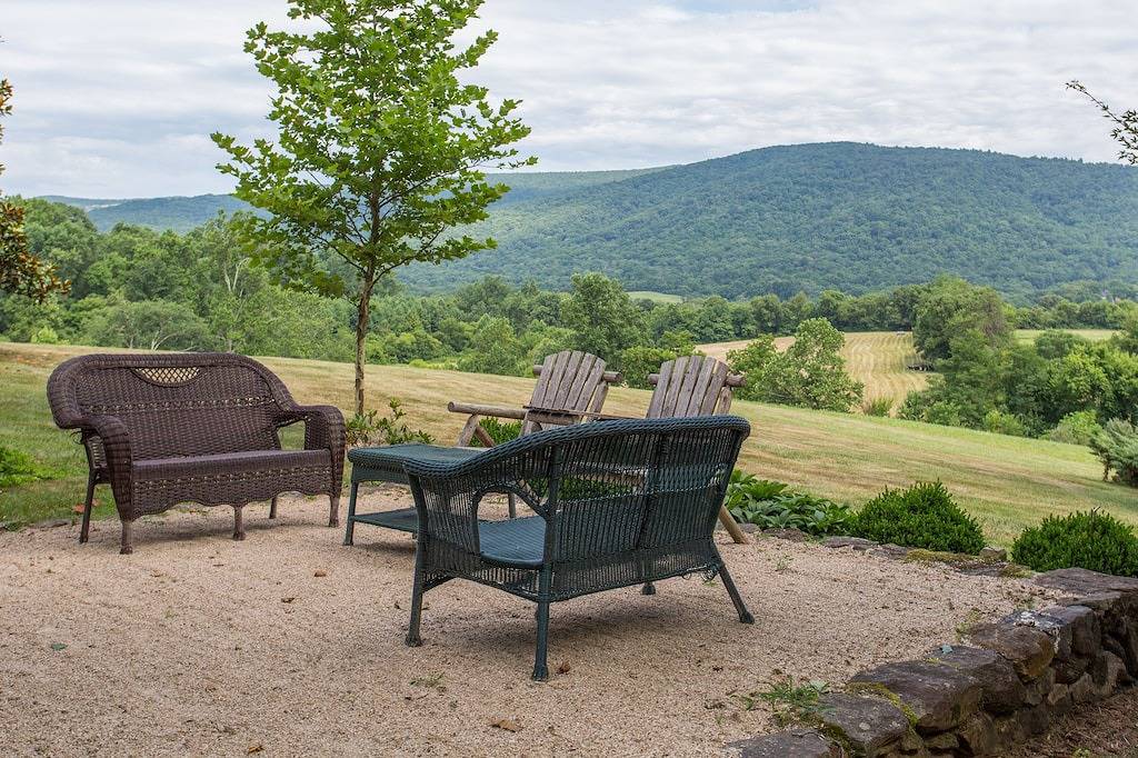 Schöne Hütte am historischen Ramsay Anwesen mit \"Wow\" Blue Ridge Ansichten in Albemarle County