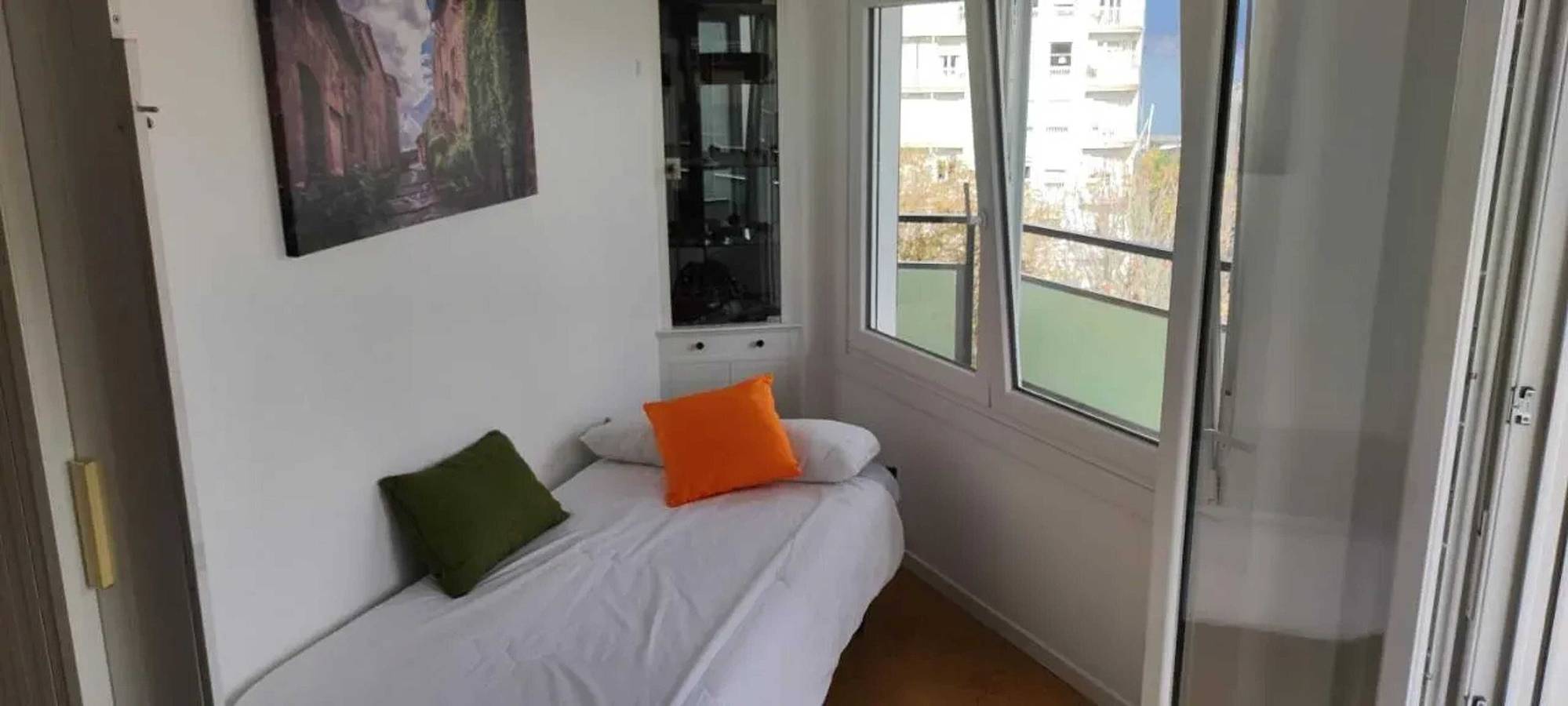 Apartamento entero, Apartamento encantador en Vigo - 45 m² - Vista al jardín in Vigo, Rias Baixas