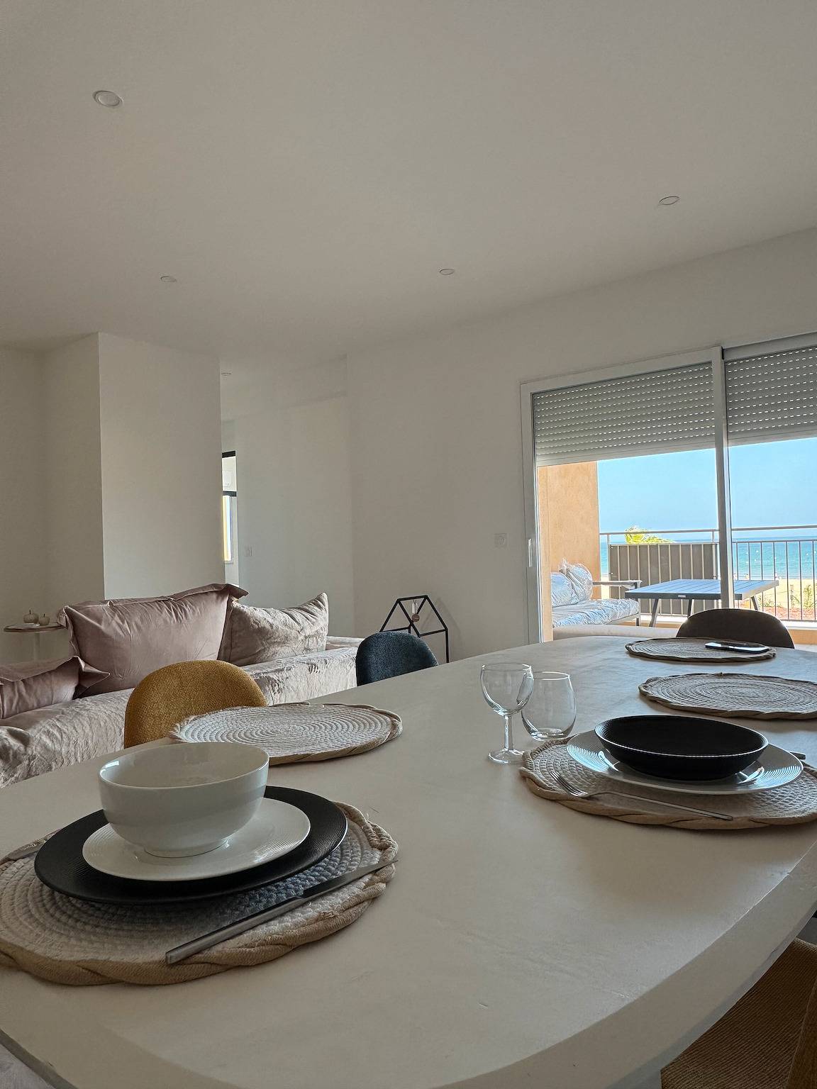 Casa Vacacional 'Face À La Mer 2' con Terraza Privada y Aire Acondicionado in Port-la-Nouvelle, Côte d'Améthyste