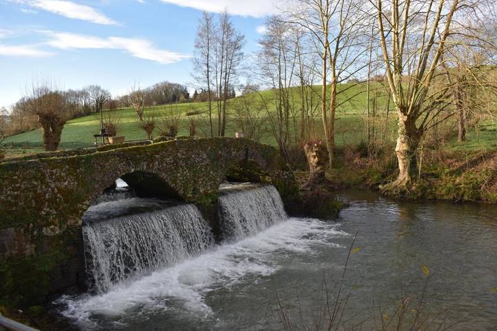 Location de vacances pour 3 personnes, avec Terrasse ainsi que Jardin et Piscine à Ayherre