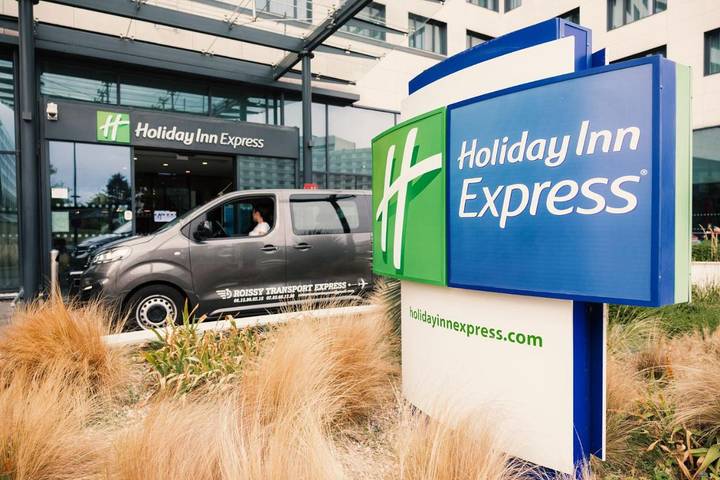 Hôtel pour 2 personnes, avec terrasse et vue, animaux acceptés à Roissy-en-France - 2