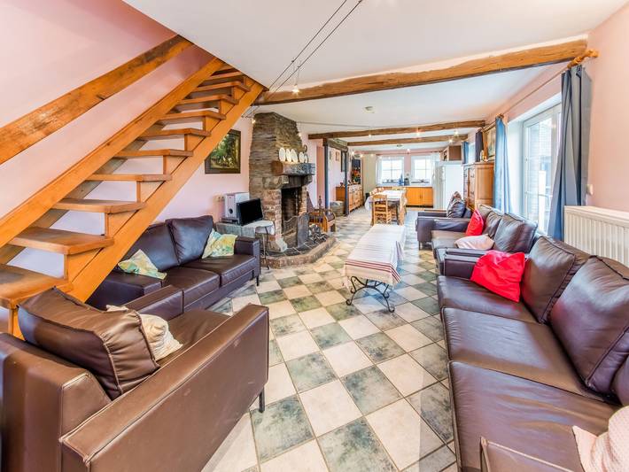 Vakantiehuis voor 20 personen, with Terras and Whirlpool as well as Tuin and Sauna in Gouvy