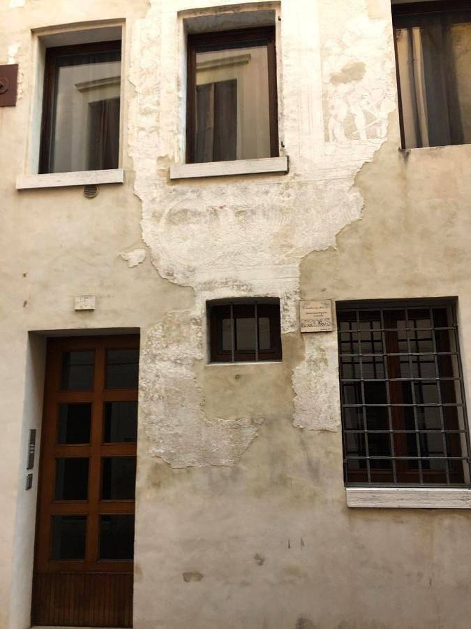 Apartamento inteiro, Three-Bedroom Apartment in Treviso, Treviso (província)