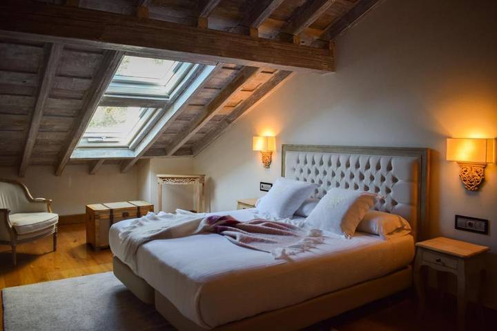 Hotel para 2 personas, con sauna además de jacuzzi y jardín - 1