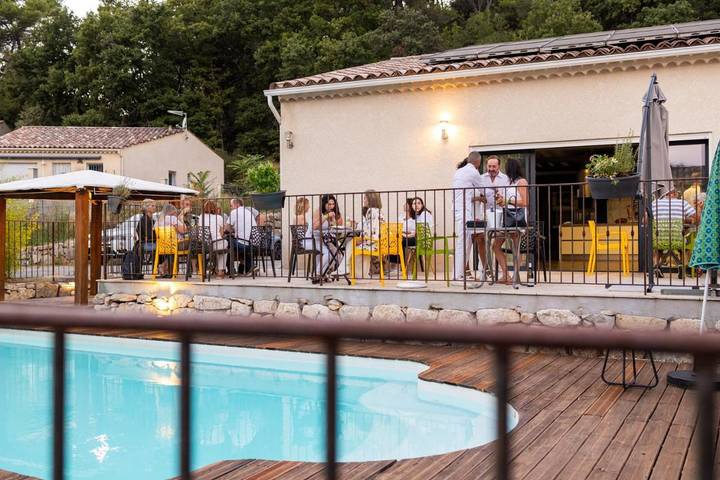 Hôtel pour 2 personnes, avec piscine et jardin, animaux acceptés