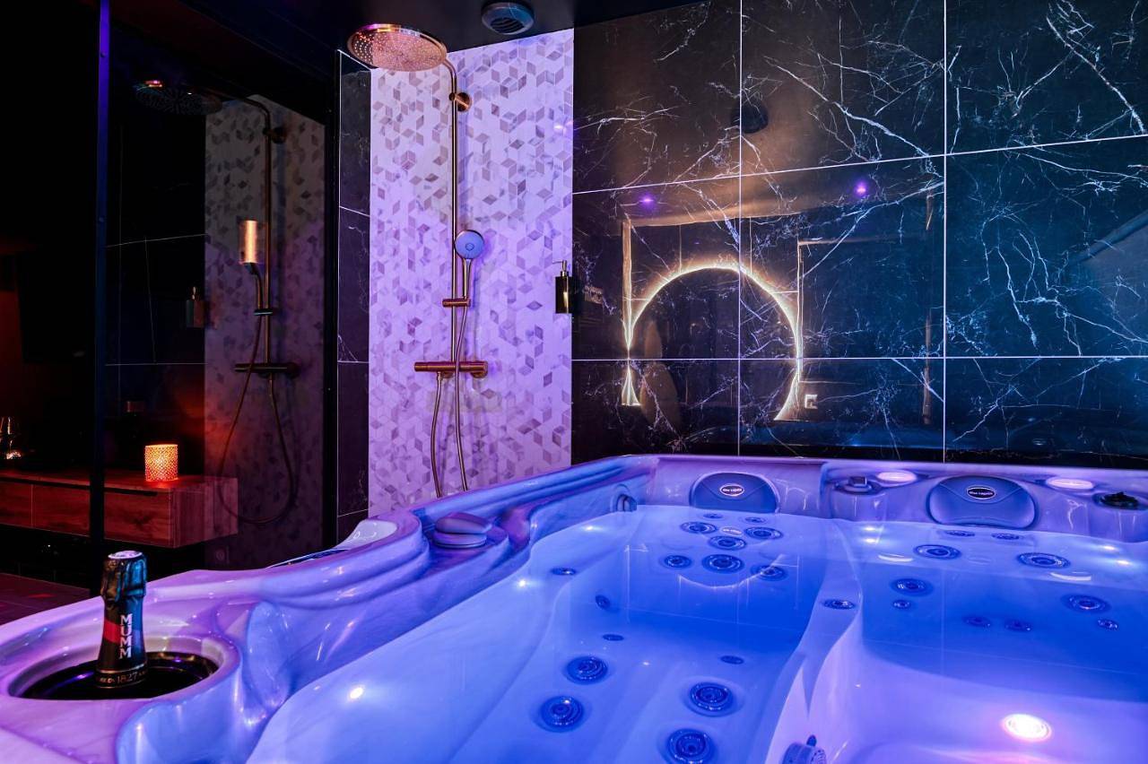 Villa avec jacuzzi privatif in Saint-Cyr-l'École, Yvelines