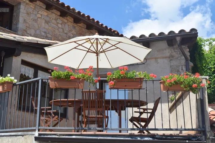 Landhaus für 8 Personen, mit Terrasse und Ausblick - 1