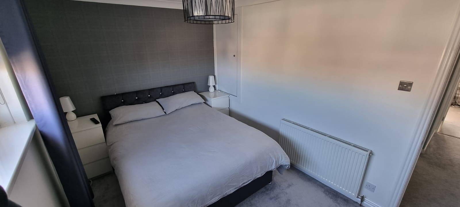Beautiful 2 bed house, close to M74 and Strathclyde Park in North Lanarkshire