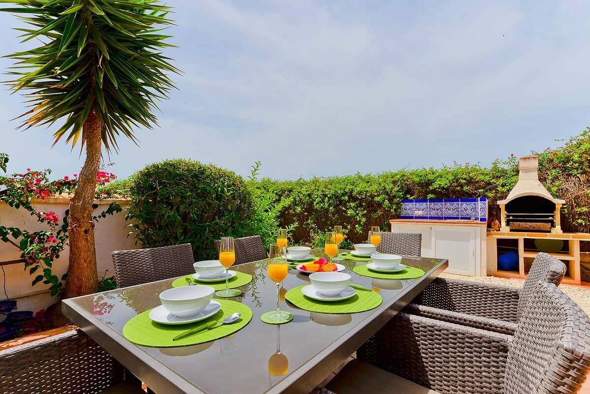 Villa für 8 Personen mit Balkon/Terrasse in El Capistrano, Costa del Sol