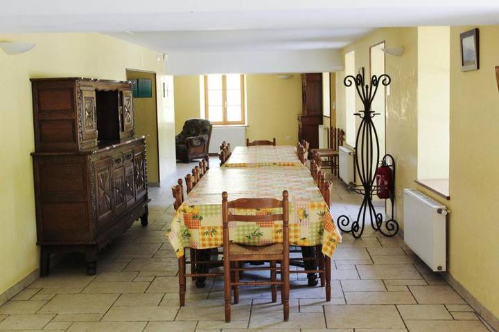 Location de vacances pour 19 personnes, avec terrasse dans Neufmanil - 3