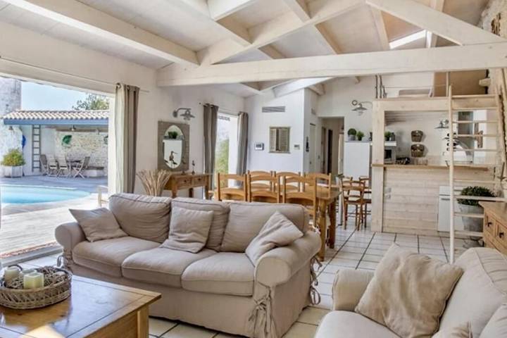 Maison de vacances pour 6 personnes, avec terrasse et piscine, adapté aux familles à Dompierre-sur-Mer