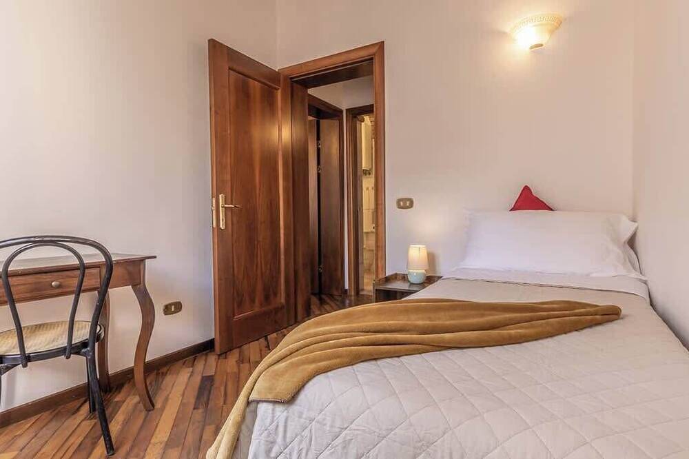 Entire apartment, Suite Rua Muro - Affitti Brevi Italia in Modena, Modena Province