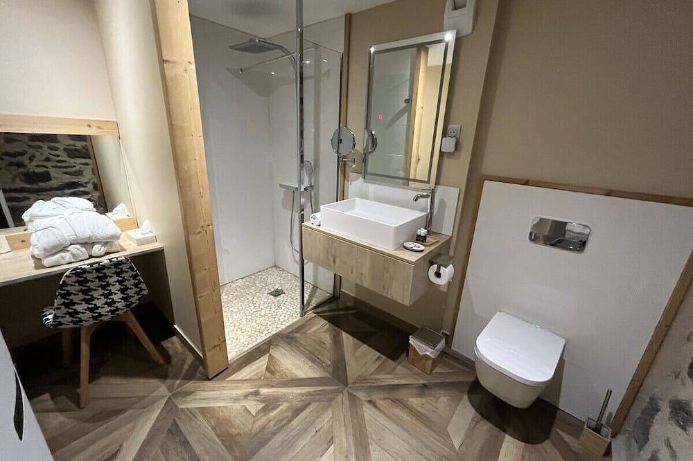 Le 19 - Chambre Chapelle 43m2 | Centre Historique | Clim in Langeac, Alto Loira