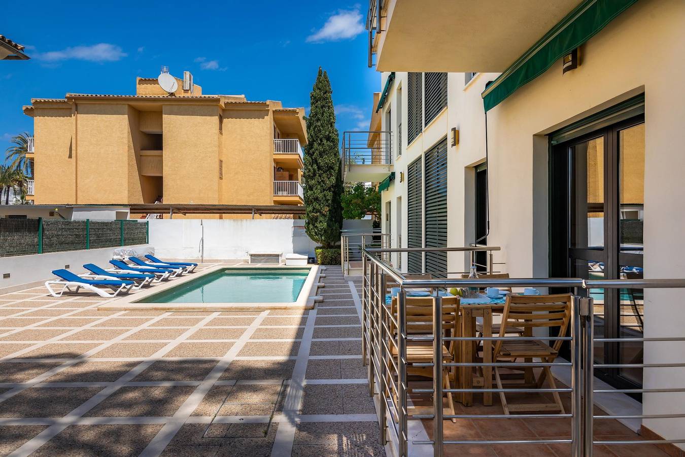 Entire apartment, Holiday apartment for 5 people in Port de Pollença, Pollença