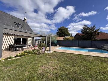 Gîte pour 8 personnes, avec piscine ainsi que terrasse et jardin à Moncé-en-Belin