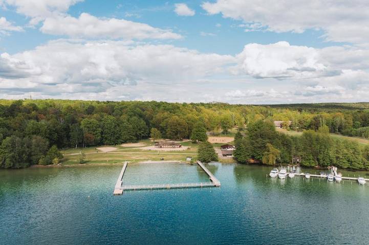 Hotel, mit Terrasse und Garten sowie Sauna und Ausblick am Werbellinsee