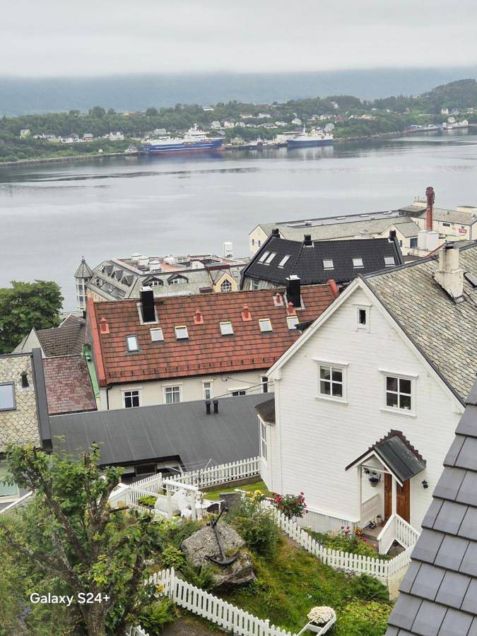 Gîte pour 8 personnes, avec vue dans Ålesund - 4