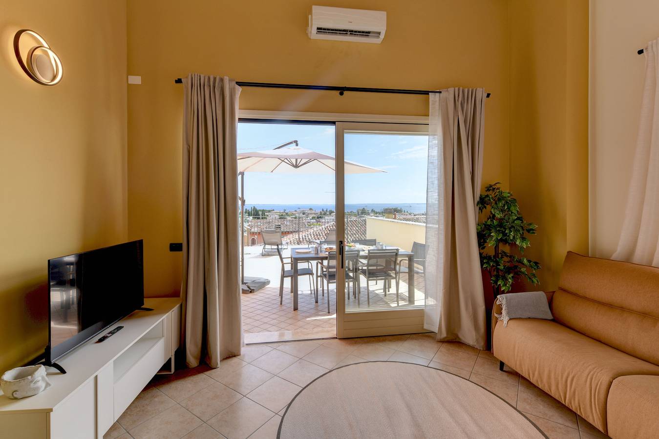 Ganze Wohnung, Palazzo Garda  - Lakeview Penthouse 4 in Maderno, Toscolano-Maderno