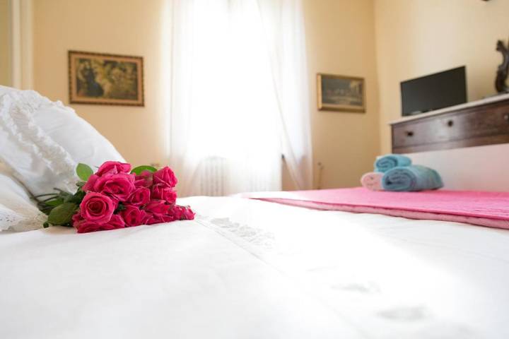 B&b per 4 persone, con panorama e terrazza nonché giardino a Massa