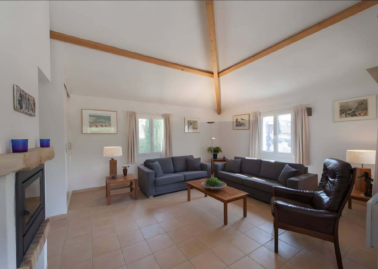 Villa en Ardèche para 8 personas con piscina privada y vistas a la montaña in Vallon-Pont-d'Arc, Ardèche