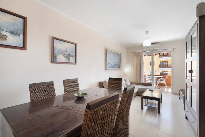 Casa de vacaciones "Vivienda Vacacional Maravillosa" con vistas al mar, piscina compartida y Wi-Fi in Punta Larga, Candelaria