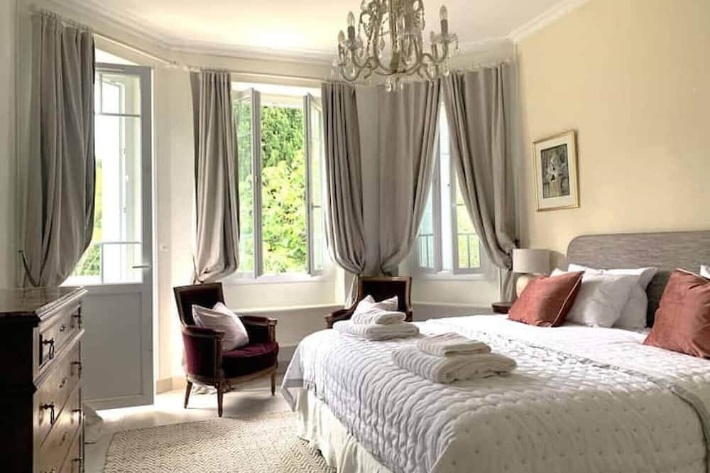 Beautiful 8 bedroom historic Art Deco Villa on Cap d'Antibes very close to beach in Antibes, Mittelmeerküste (Frankreich)