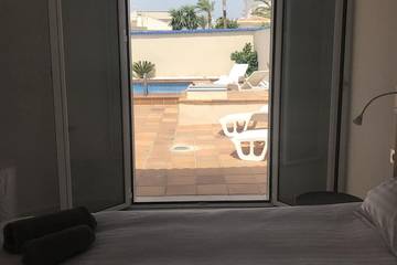 Cheap Villa for 8 People in El Chaparral, Torrevieja, Photo 2