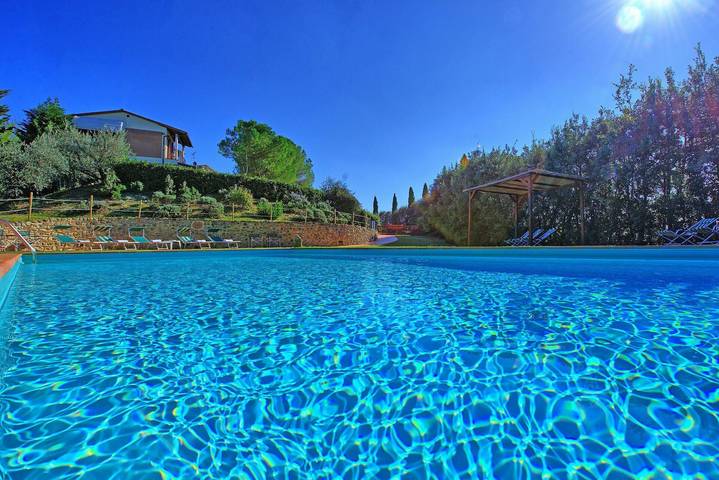 Villa für 8 Personen, mit Balkon und Pool - 1