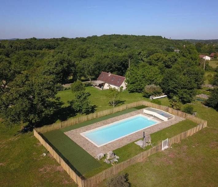 Location de vacances pour 4 personnes, avec Terrasse et Piscine à Livernon