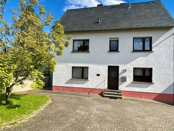 Ferienhaus für 5 Personen, mit Terrasse und Garten an der Mosel