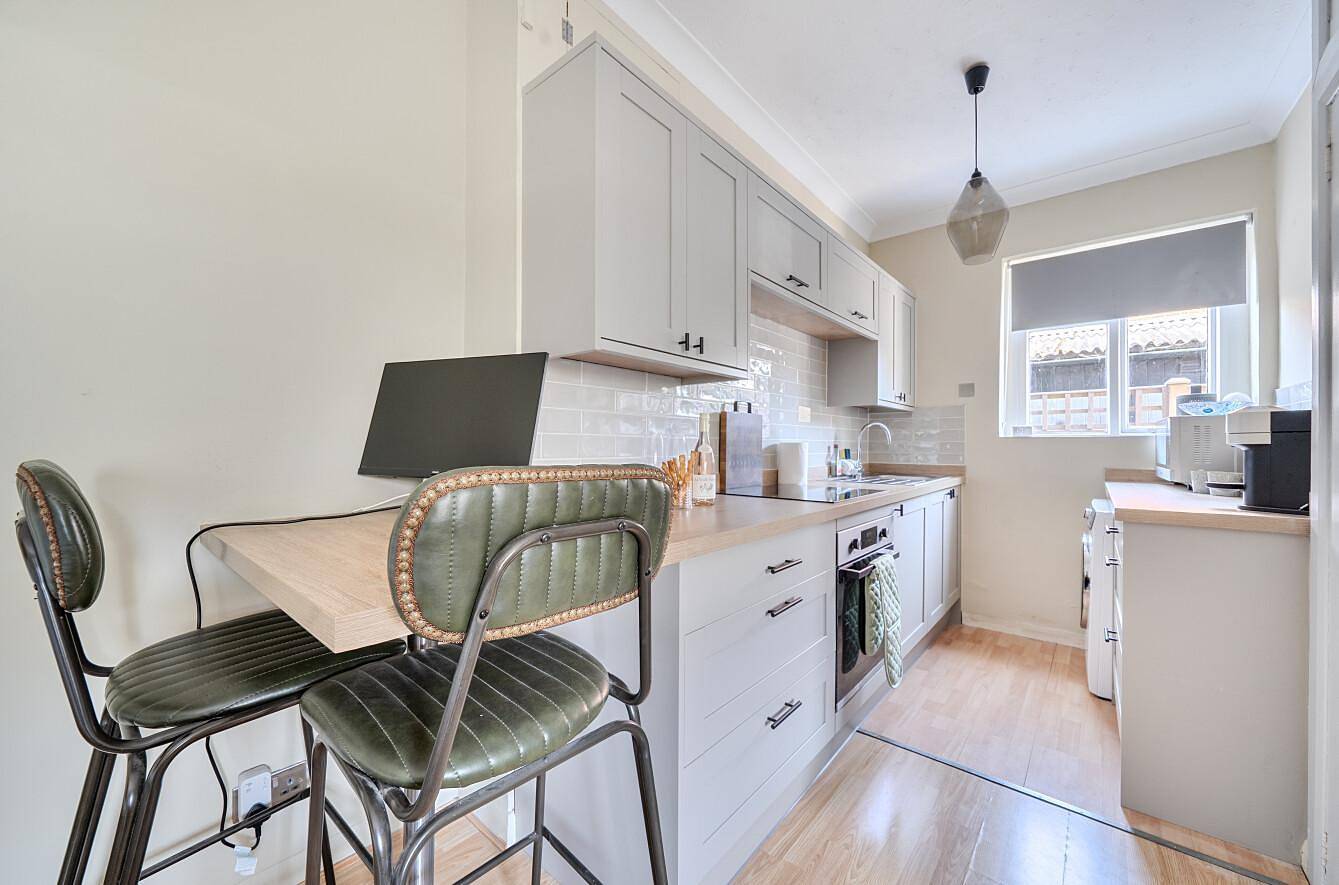 Entire apartment, Chic Flat Hideaway with Private Courtyard - Pass the Keys in Guildford, Surrey