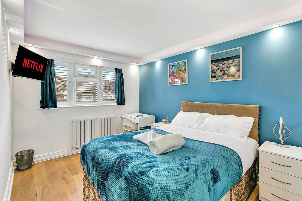 Aspen Close – 4-Bedroom Retreat with Spa, Sauna & Gym in Aylesbury in Buckinghamshire