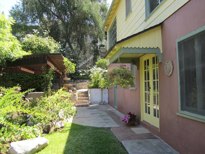Vacation rental for 2 people, with yard and terrace in Glendale (CA)