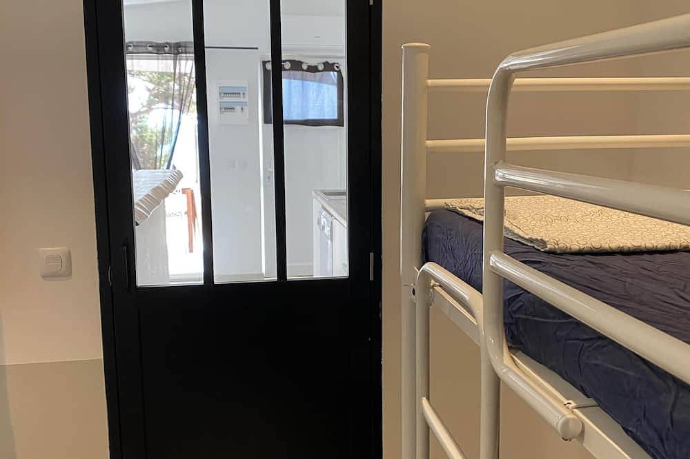 Ganze Wohnung, T2 Climatisé Rdc-Apartment-Standard-Ensuite mit Dusche-Terrasse in La Capte, Hyeres