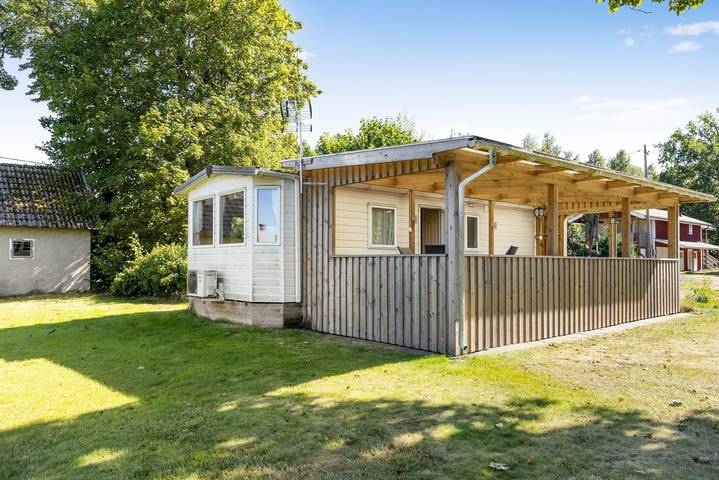 Hus för 4 Personer med trädgård in Småland