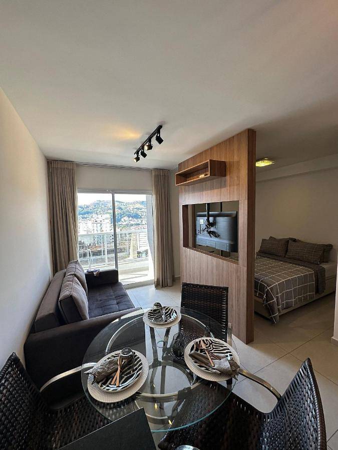 Casas e apartamentos de temporada para 4 pessoas, com jardim e terraço em Juiz de Fora