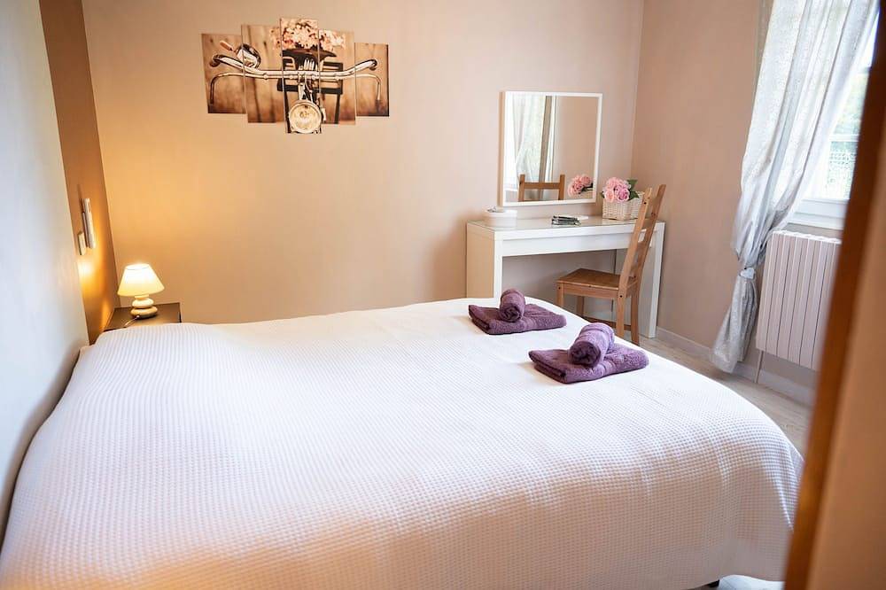 Casa de campo 10 personas con habitaciones con aire acondicionado, piscina climatizada in Rouffignac-Saint-Cernin-de-Reilhac, Périgord Noir