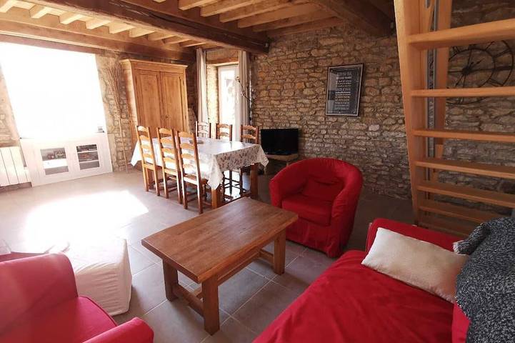 Gîte pour 8 personnes, avec jardin à Mazille - 4