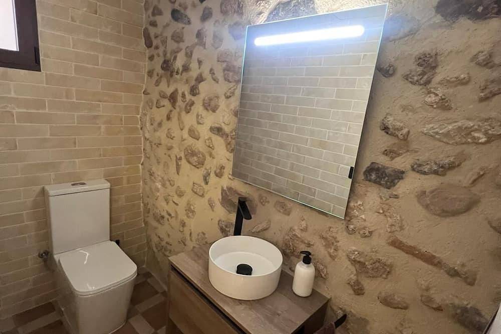 Casa Raquel Montanejos con capacidad para diez personas. in Montanejos, Provincia de Castellón