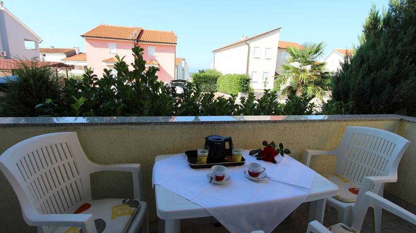 Bungalow für 4 Personen, mit Balkon/Terrasse auf Krk