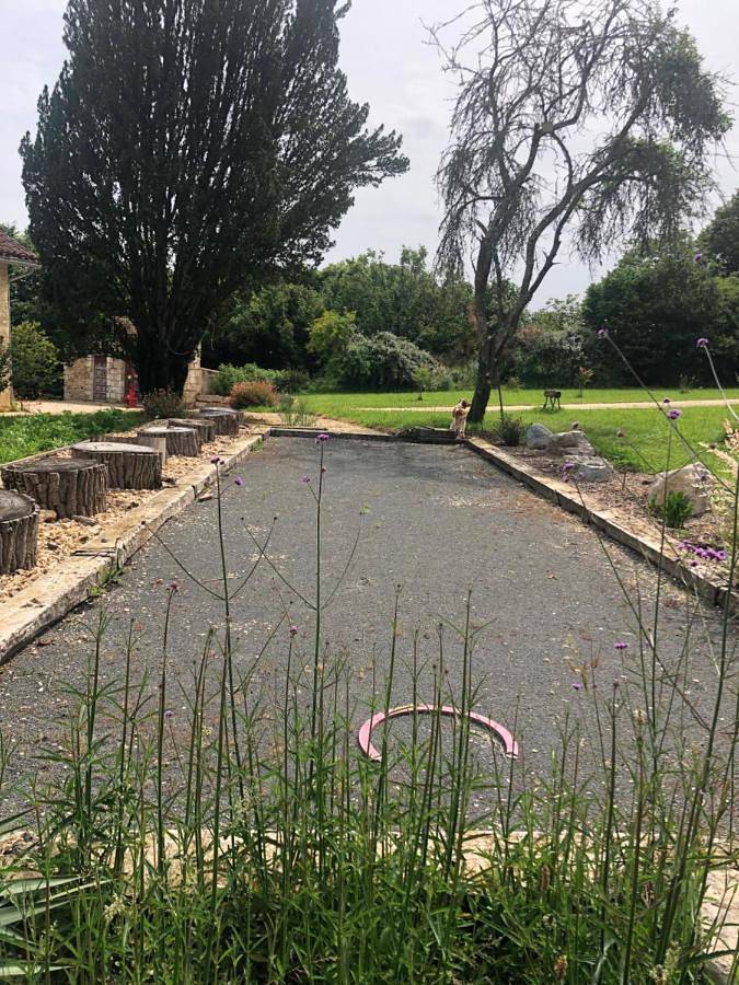 Location de vacances pour 5 personnes, avec Terrasse ainsi que Piscine et Vue à Saint-Amand-de-Vergt - 2