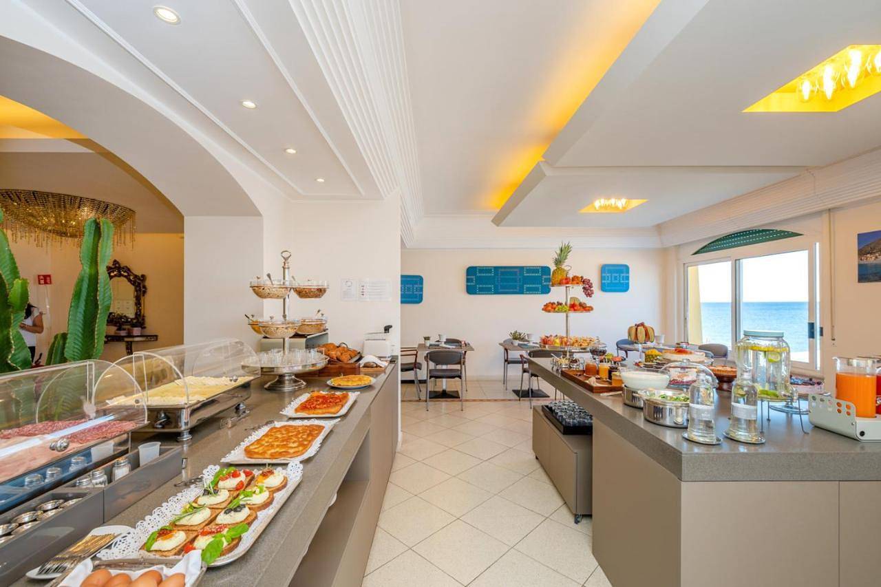 Hotel Albatros Varigotti in Selva (Savone), Commune de Finale Ligure