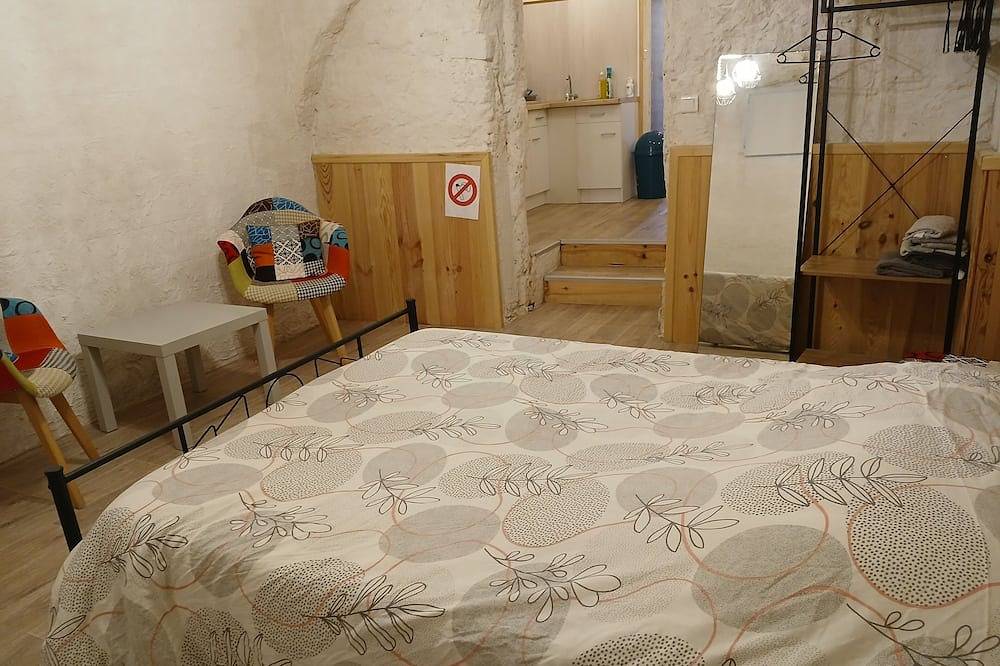 Appartement entier, Studio Dans Voûtes ... in Creissels, Parc naturel régional des Grands Causses