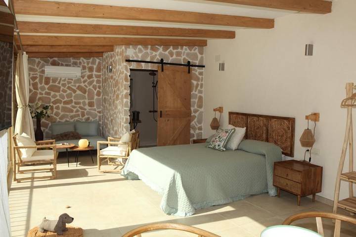 Gîte pour 2 personnes, avec vue ainsi que balcon et piscine dans Tolosa (Alcala del Jucar)