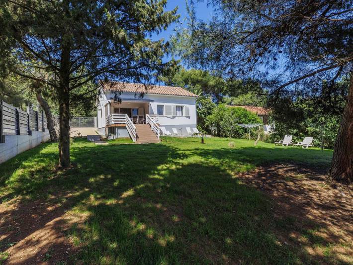 Ferienhaus für 6 Personen, mit Terrasse und Garten in Premantura - 2