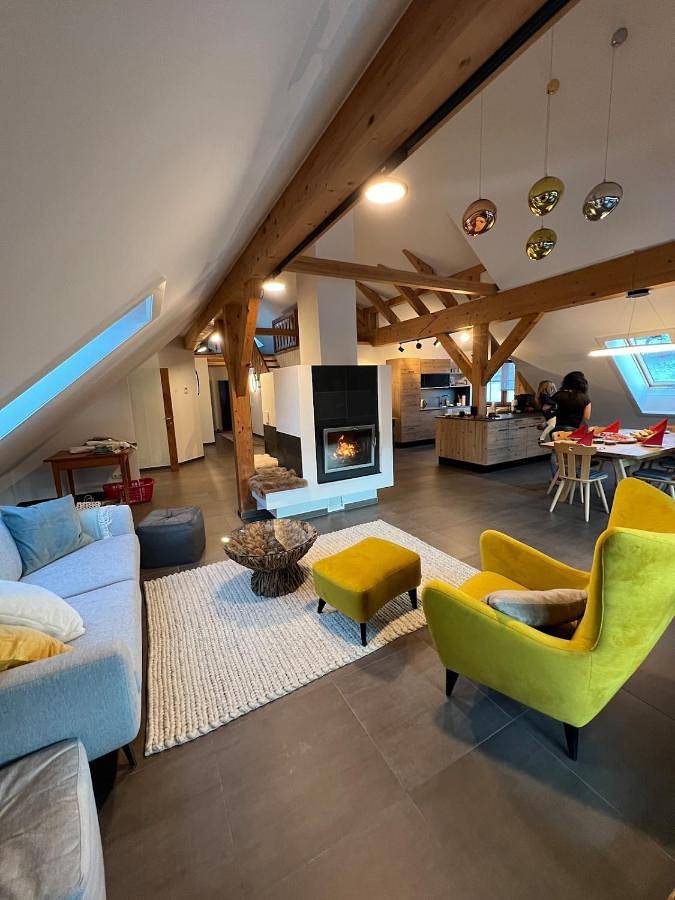 Ferienwohnung für 6 Personen, mit Terrasse und Ausblick in Albeck