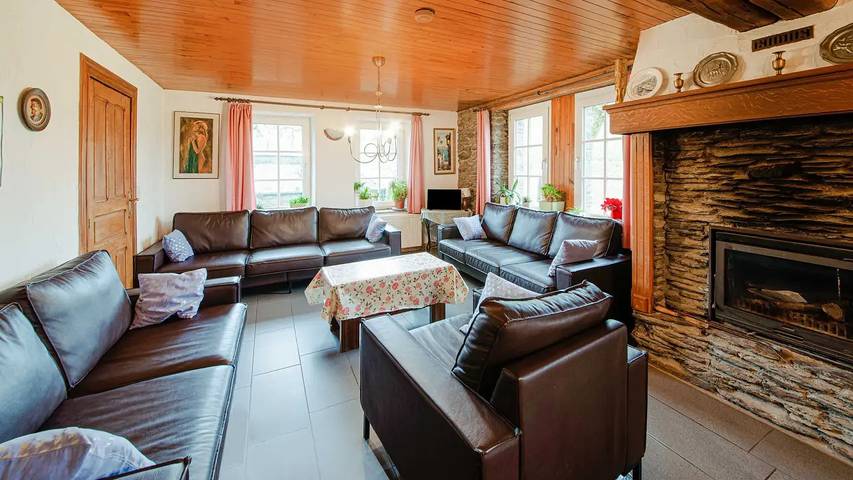 Ferme pour 15 personnes, avec sauna ainsi que jardin et jacuzzi, animaux acceptés à Gouvy