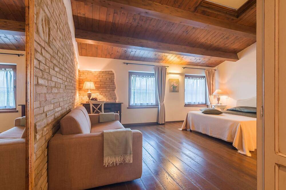 Villa Il Fiore e la Farfalla - Villa, 7 Zimmer, Pool, Wlan, Haustiere, Marken in Pesaro, Valle del Metauro
